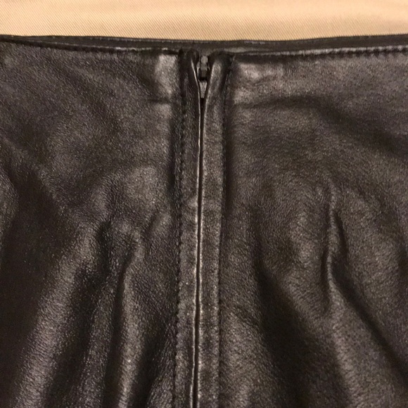 👍👗⭐️HOST PICK!!!!!! Genuine black leather skirt - Picture 4 of 4